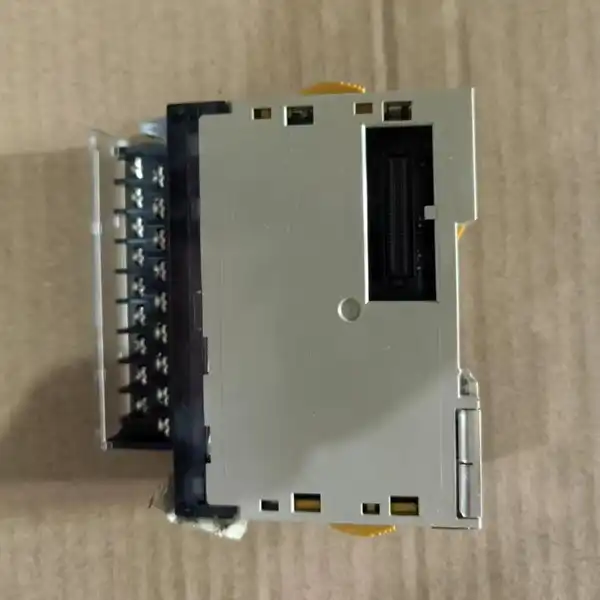 Omron CJ1W-AD081-V1 Analog Input Unit 8-Channel 0-10V/4-20mA — front view