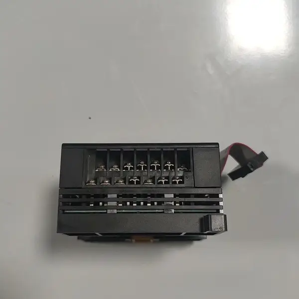 Omron CP1W-20EDT Expansion Unit 12 Input 8 Transistor Output NPN — front view