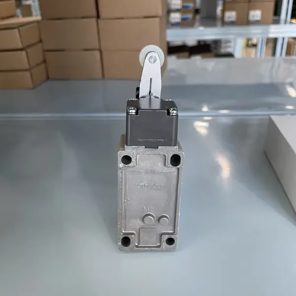 Omron D4B-4111N Safety Limit Switch SPDT Metal Enclosure IP67 — front view