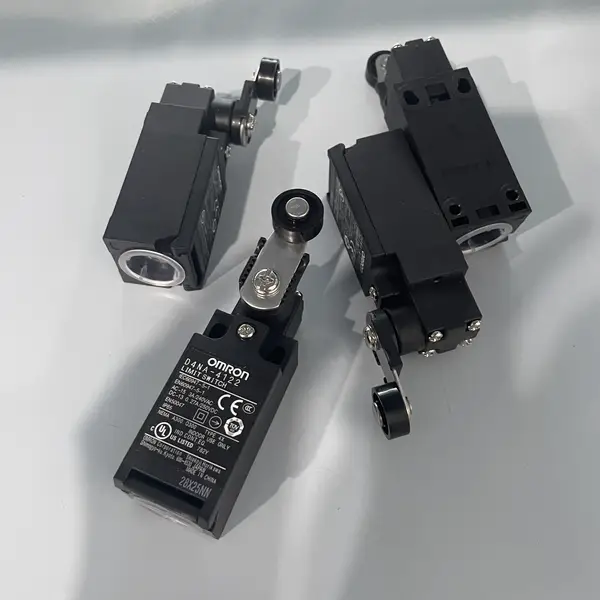 Omron D4NA-4122 Safety Limit Switch with Built-in Amplifier — front view