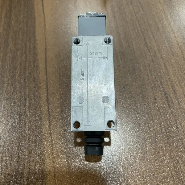 Omron D4V-8108SZ-N Miniature Limit Switch — front view