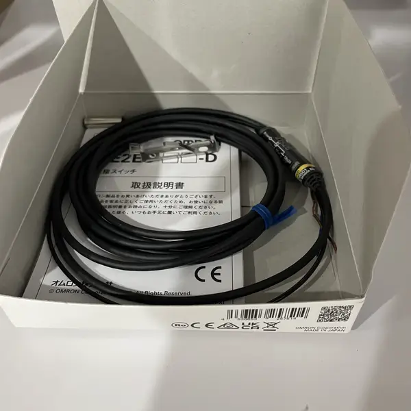 Omron E2EC-C1R5D1 Capacitive Proximity Sensor — front view