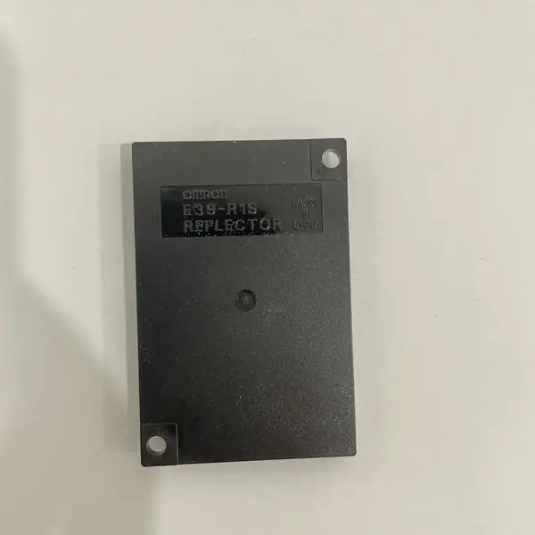 Omron E39-R1S Reflector for Retro-Reflective Photoelectric Sensors — front view
