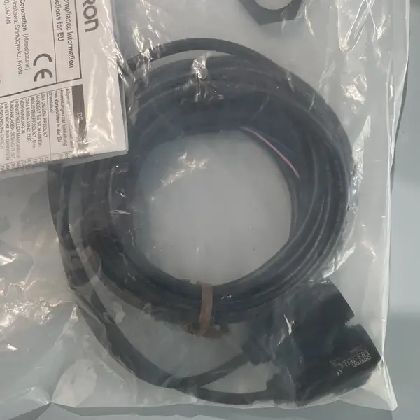 Omron E3FA-TP11 2M Through-Beam Photoelectric Sensor 15m NPN 2m Cable IP69K — front view