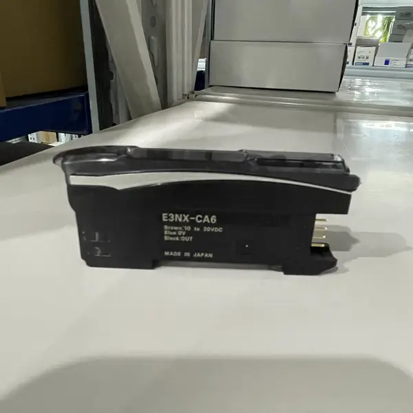 Omron E3NX-CA6 Fiber Amplifier Controller Unit — front view
