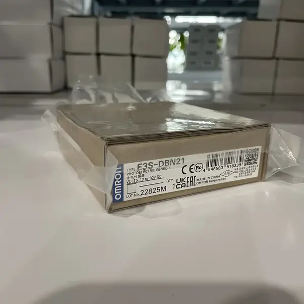 Omron E3S-DBN21 Diffuse Photoelectric Sensor NPN Output — front view