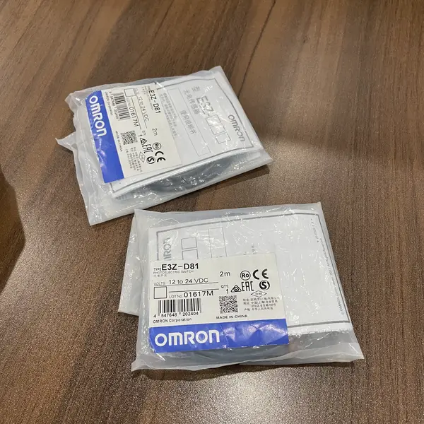 Omron E3Z-D81 Diffuse Photoelectric Sensor 500mm NPN M8 Connector IP67 — front view