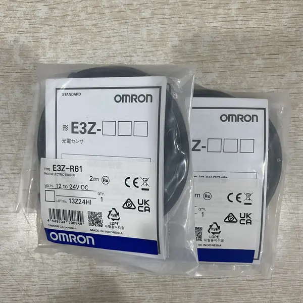 Omron E3Z-R61 2M Retro-Reflective Photoelectric Sensor 4m NPN 2m Cable MSR — front view