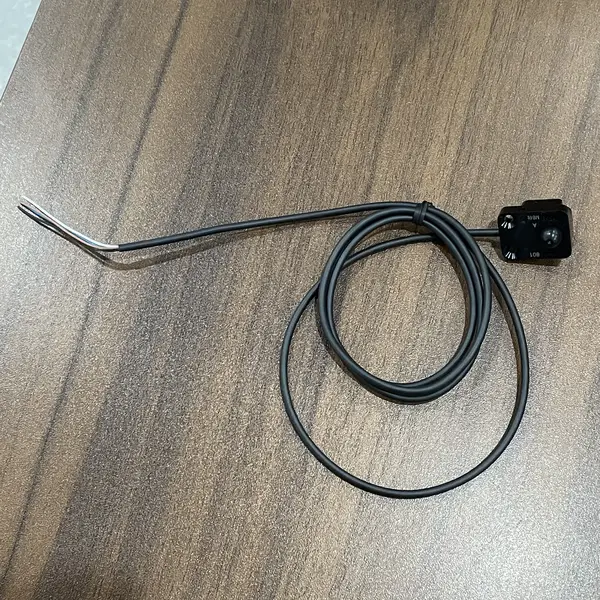 Omron EE-SA801A Fiber Amplifier for Fiber Optic Sensors — front view