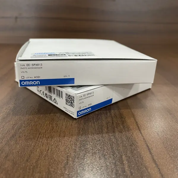 Omron EE-SPX613 Micro Photoelectric Sensor Amplifier Built-in — front view