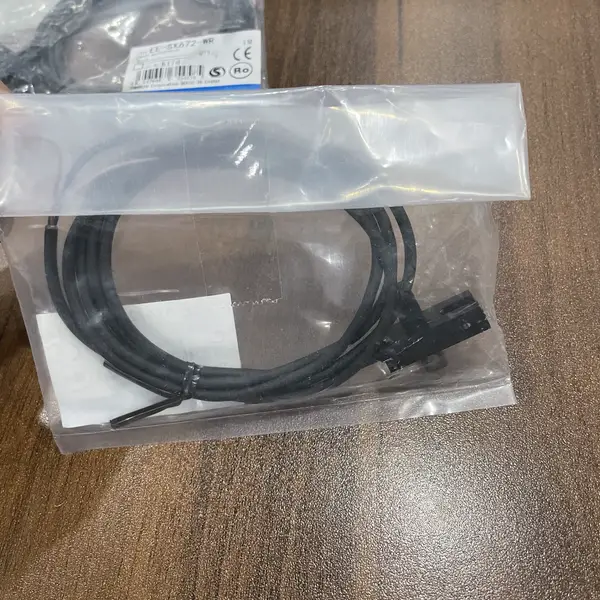 Omron EE-SX672-WR Micro Photoelectric Sensor Slot 5mm NPN with Connector — front view