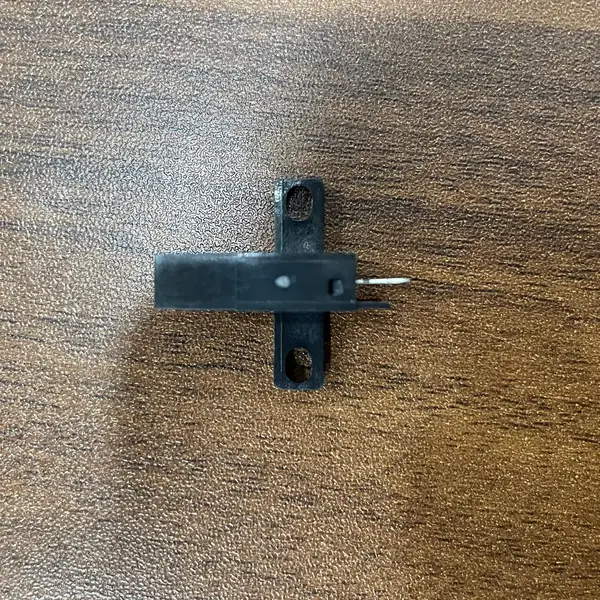 Omron EE-SX672 Micro Photoelectric Sensor Slot 5mm NPN 100mA Direct Switching — front view