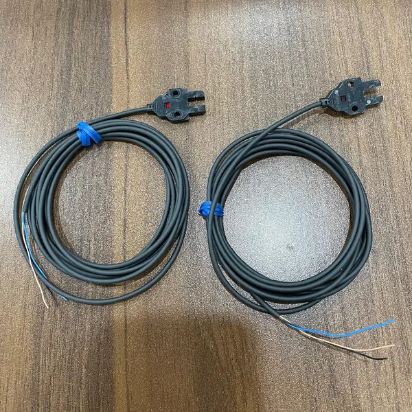 Omron EE-SX870 Micro Photoelectric Sensor NPN Compact High-Speed — front view