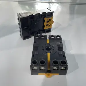 Omron P2CF-08-E Relay Socket 8-Pin Front Connection — front view