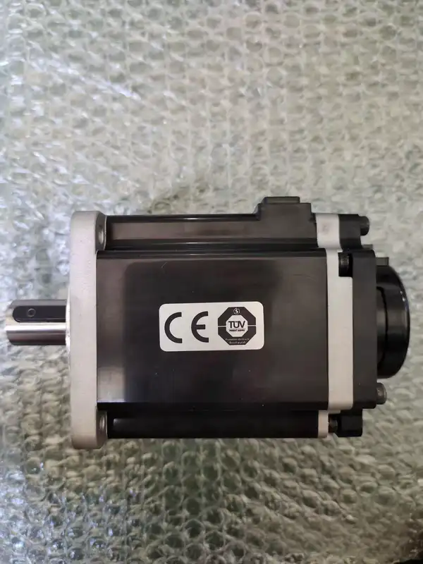 Omron R88M-1M75030T-S2 AC Servo Motor 750W 3000rpm 1S Series — front view